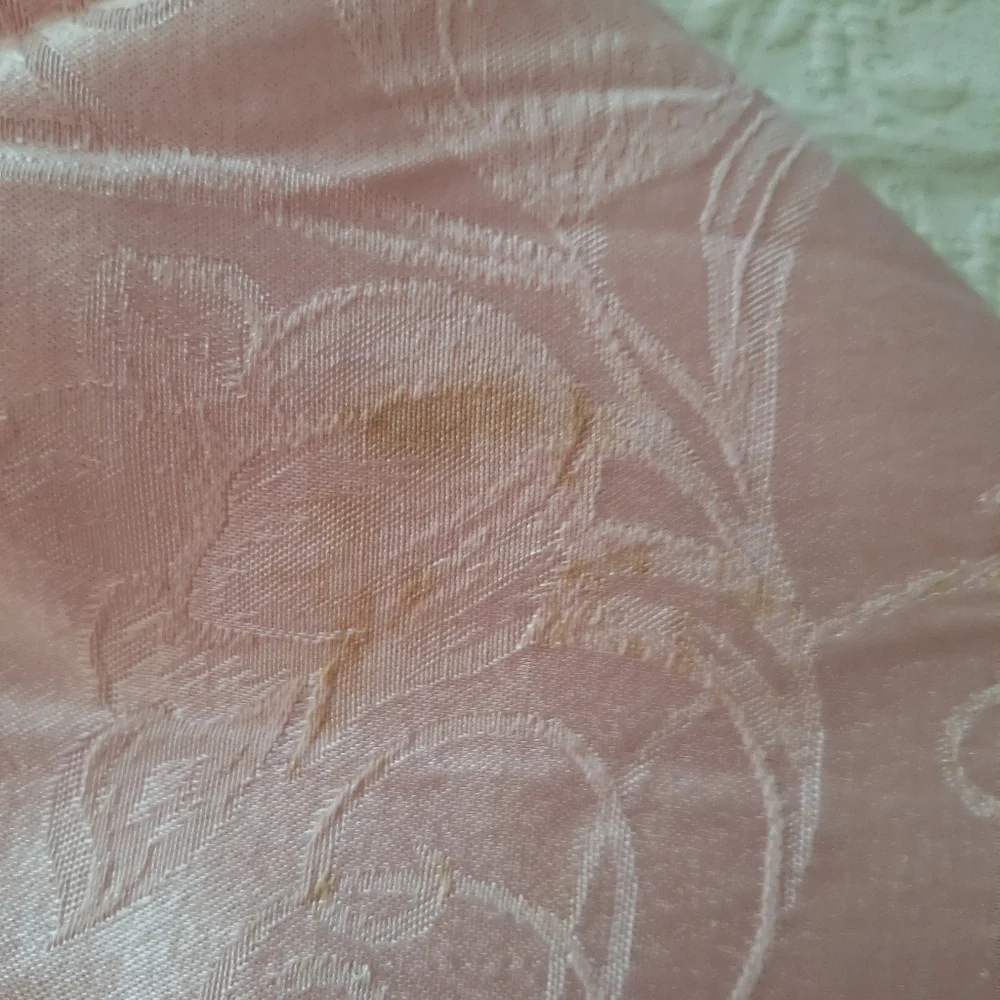 Tablecloth Elegance In Pink